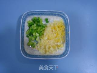 莴笋泡椒炒牛肉的做法步骤：2