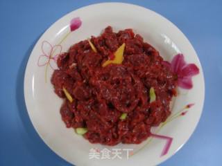 莴笋泡椒炒牛肉的做法步骤：2