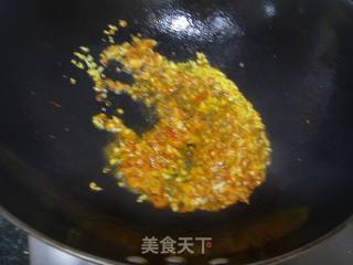 莴笋泡椒炒牛肉的做法步骤：2