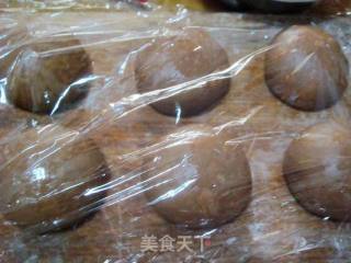 巧克力黑芝麻小餐包的做法步骤：4