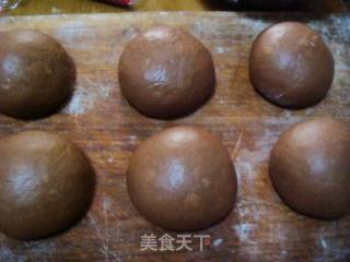 巧克力黑芝麻小餐包的做法步骤：4