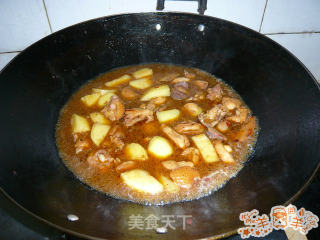 土豆烧鸡的做法步骤：2