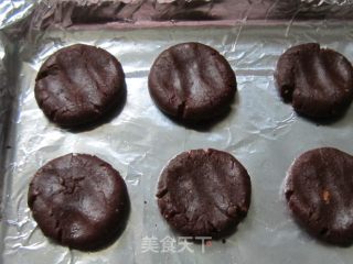 可可榛子巧克力饼干的做法步骤：2