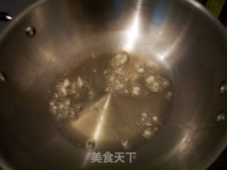 青椒炒肉的做法步骤：2
