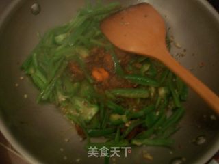 青椒炒肉的做法步骤：2