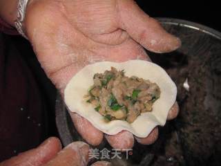 虾皮饺子的做法步骤：2