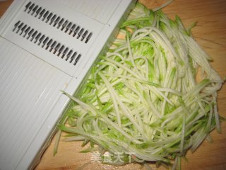 西葫芦素饼的做法步骤：2