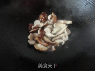 香菇丸子肉片汤的做法步骤：2