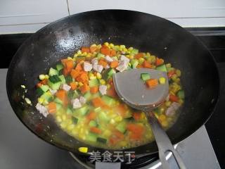 专做小朋友爱吃的---炒三丁的做法步骤：4