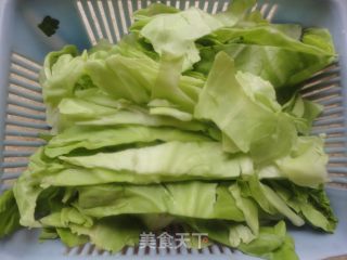 炝包菜的做法步骤：2