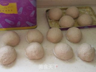 草莓燕麦苹果酱小吐司的做法步骤：2