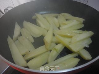 烧土豆块的做法步骤：2
