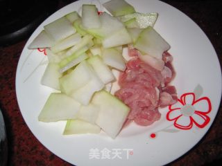 鲜美小鱼冬瓜汤的做法步骤：3