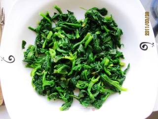 菠菜桃花虾的做法步骤：2