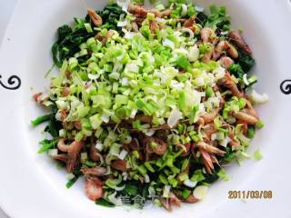 菠菜桃花虾的做法步骤：2