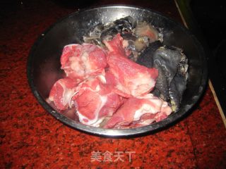 椰子炖乌鸡汤的做法步骤：3