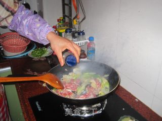 葱爆羊肉的做法步骤：3