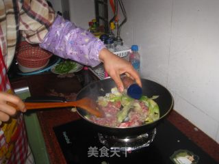 葱爆羊肉的做法步骤：3