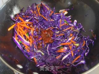 紫甘蓝斋炒米的做法步骤：3