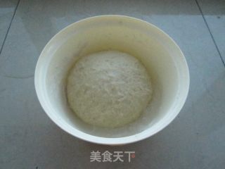 用电饼铛自制比萨的做法步骤：2