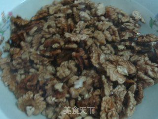 琥珀桃仁的做法步骤：2