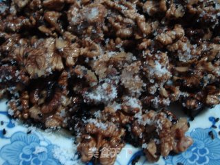 琥珀桃仁的做法步骤：2