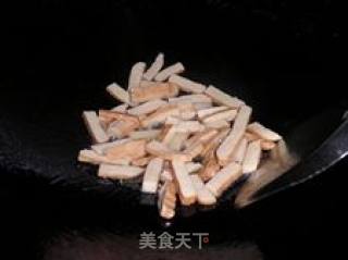 大葱炒豆干的做法步骤：3
