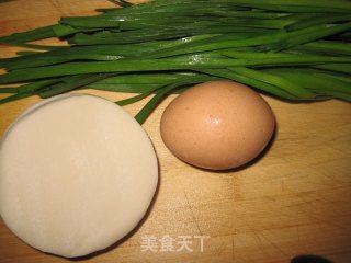韭菜馅煎饺的做法步骤：2