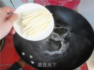 鱼香肉丝的做法步骤：3