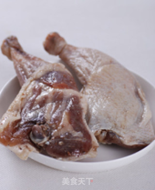 腊鸡腿烧土豆的做法步骤：2