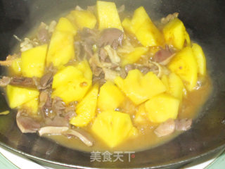 菠萝炒鸡胗的做法步骤：2