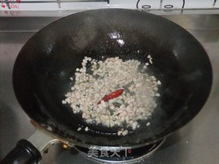 肉碎韭香炒木耳的做法步骤：3