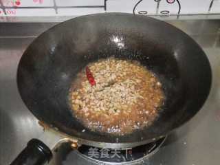 肉碎韭香炒木耳的做法步骤：3