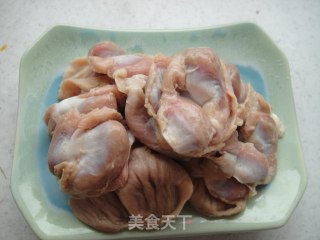 香菜炒鸡胗的做法步骤：2