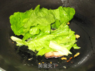 扣肉炒河粉的做法步骤：2