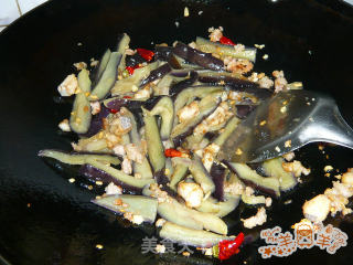 咸鱼茄子煲的做法步骤：2