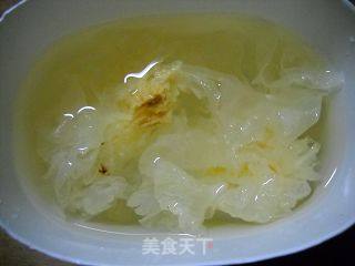 南眉银耳羹的做法步骤：3