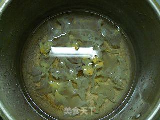南眉银耳羹的做法步骤：3