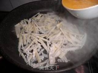 笋丝炒蛋的做法步骤：3