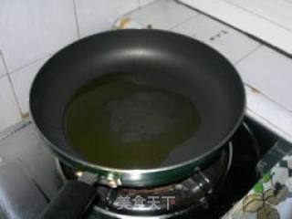 菠菜炒蟹棒的做法步骤：2