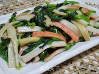 菠菜炒蟹棒的做法步骤：2