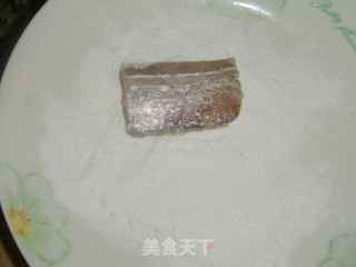 干煎带鱼的做法步骤：2