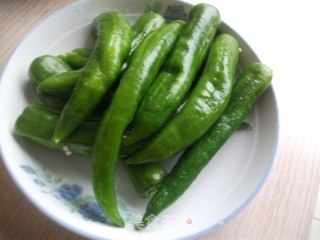虎皮青椒的做法步骤：2
