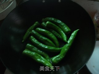 虎皮青椒的做法步骤：2