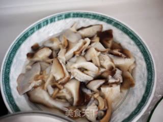 香菇油菜的做法步骤：3