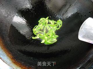 孜然椒香面筋的做法步骤：4