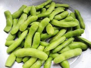 葱香毛豆夹的做法步骤：2
