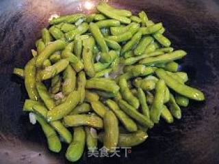 葱香毛豆夹的做法步骤：2