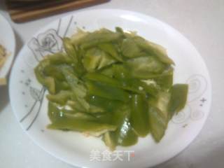 东北菜-尖椒豆皮的做法步骤：2
