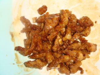 土豆片炒肉的做法步骤：2